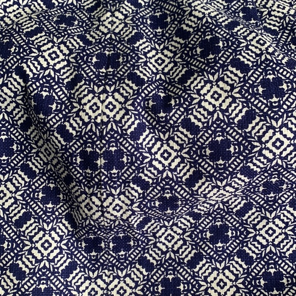 J. Crew printed basket weave mini skirt blue & white
Size 8 - Picture 4 of 11